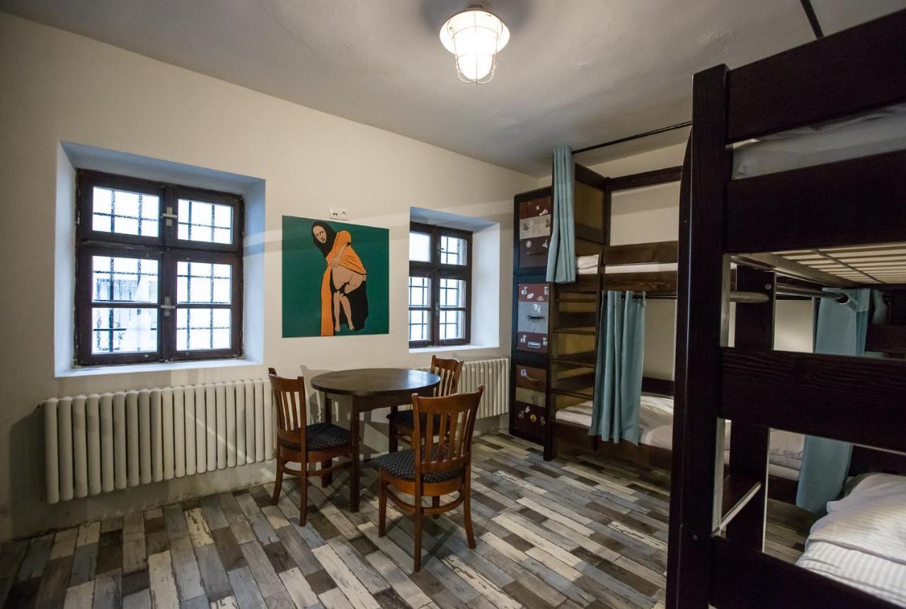 Zeitlos Boutique Hostel บราติสลาวา ภายนอก รูปภาพ