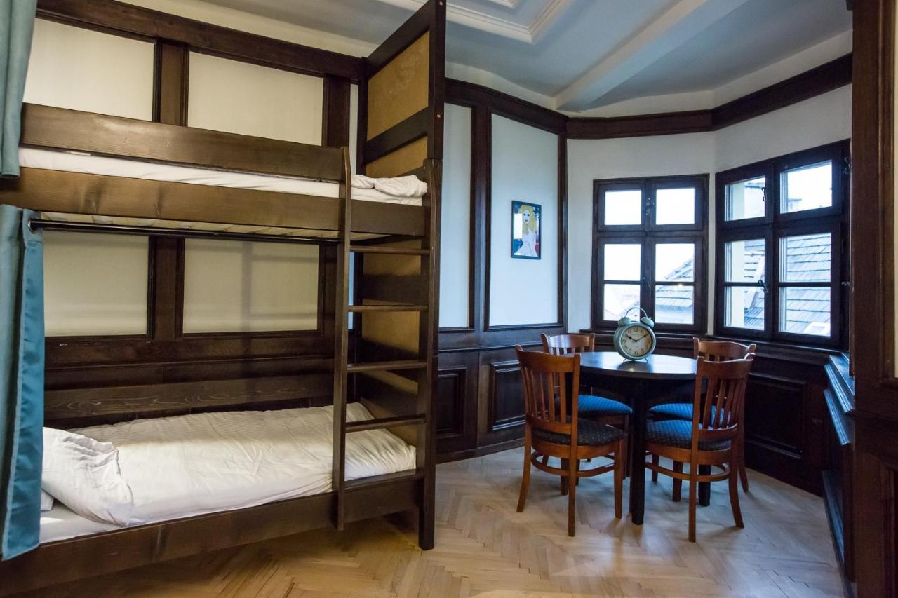 Zeitlos Boutique Hostel บราติสลาวา ภายนอก รูปภาพ