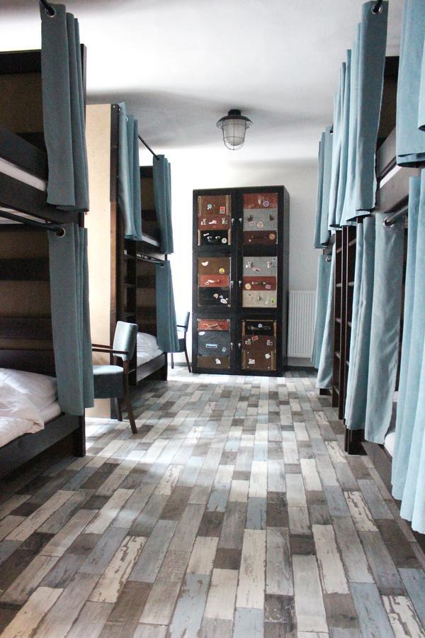 Zeitlos Boutique Hostel บราติสลาวา ภายนอก รูปภาพ