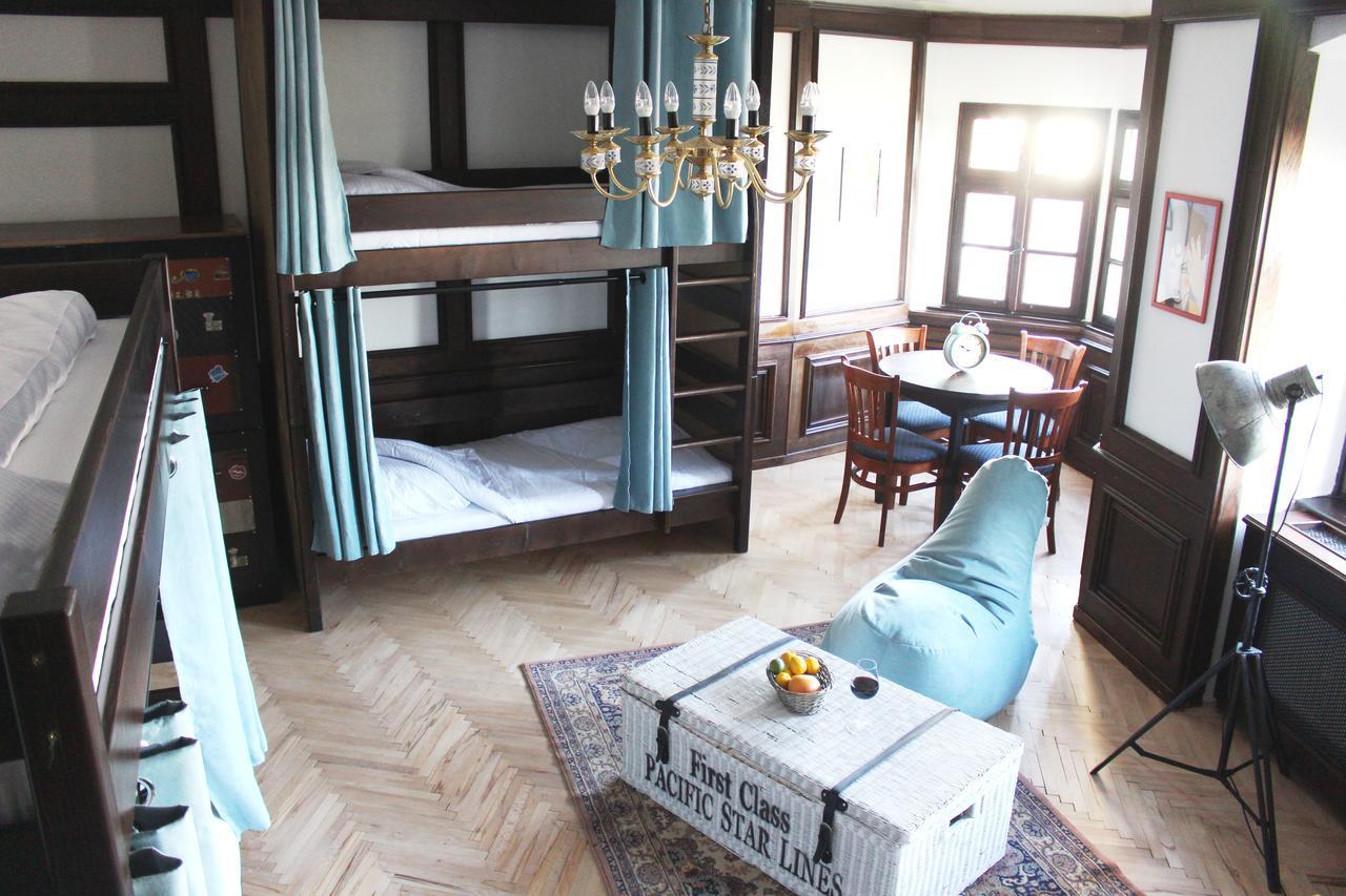 Zeitlos Boutique Hostel บราติสลาวา ภายนอก รูปภาพ