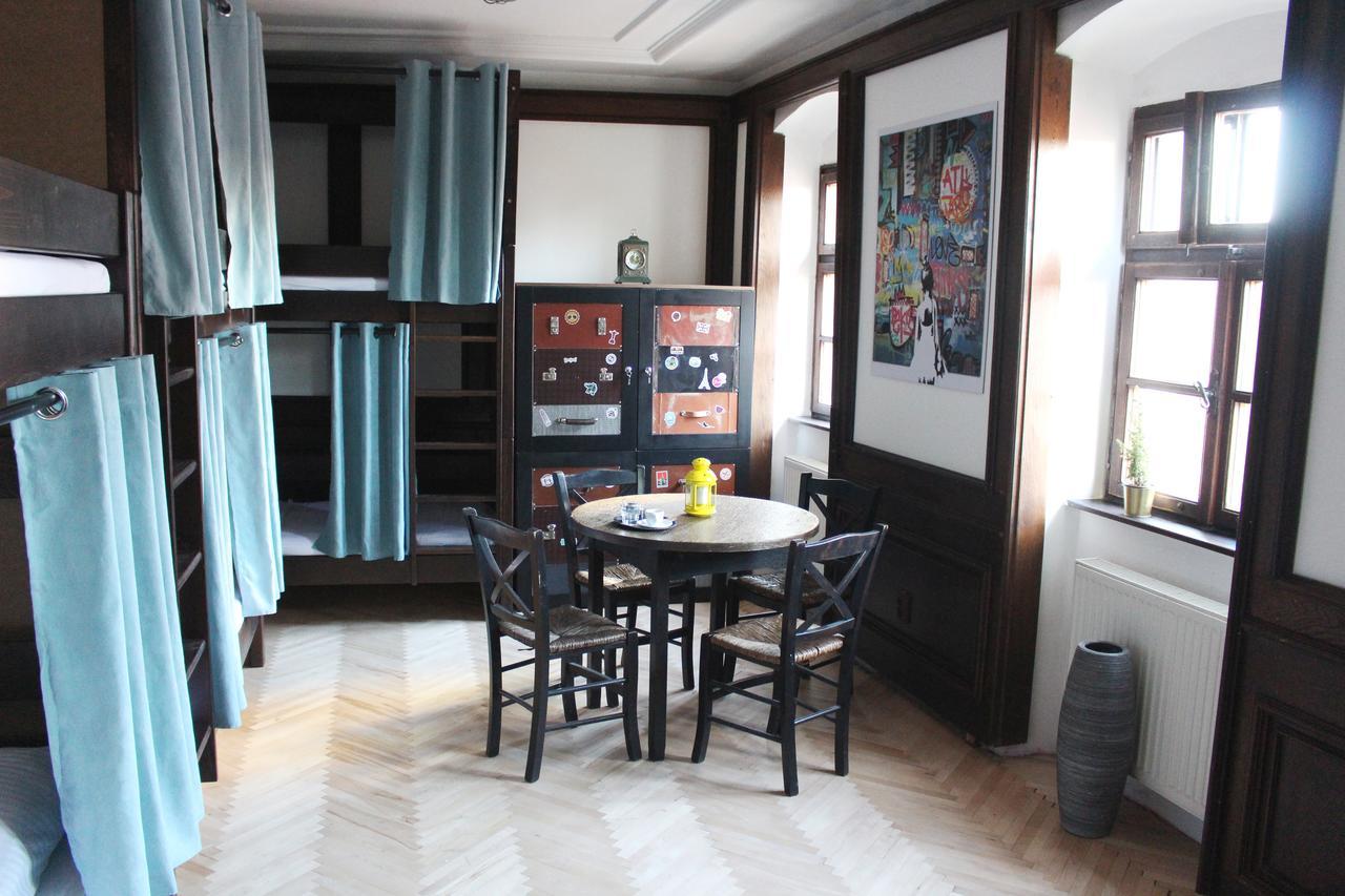 Zeitlos Boutique Hostel บราติสลาวา ภายนอก รูปภาพ