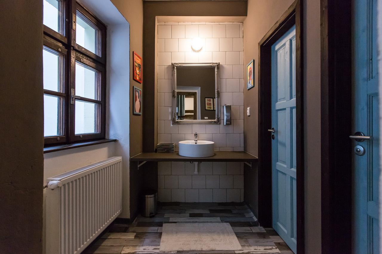 Zeitlos Boutique Hostel บราติสลาวา ภายนอก รูปภาพ