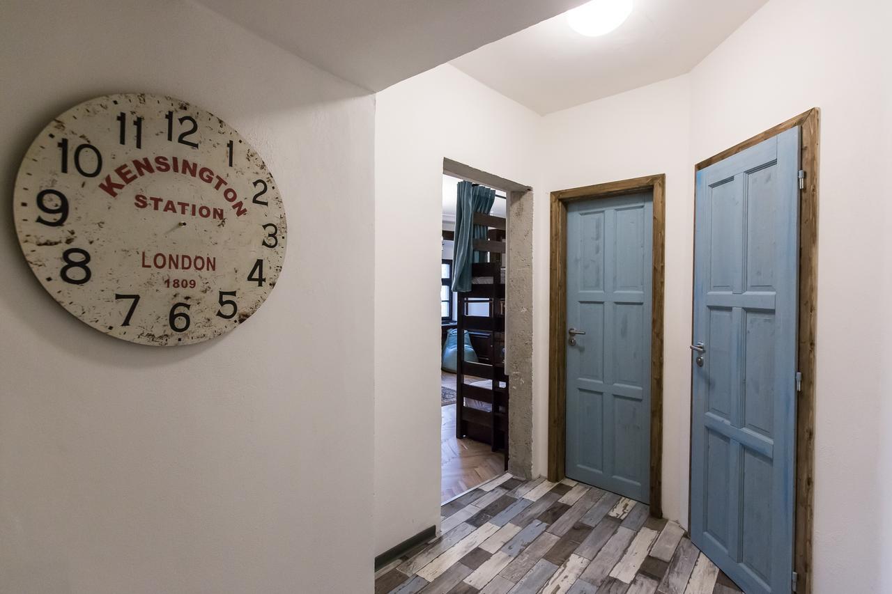 Zeitlos Boutique Hostel บราติสลาวา ภายนอก รูปภาพ